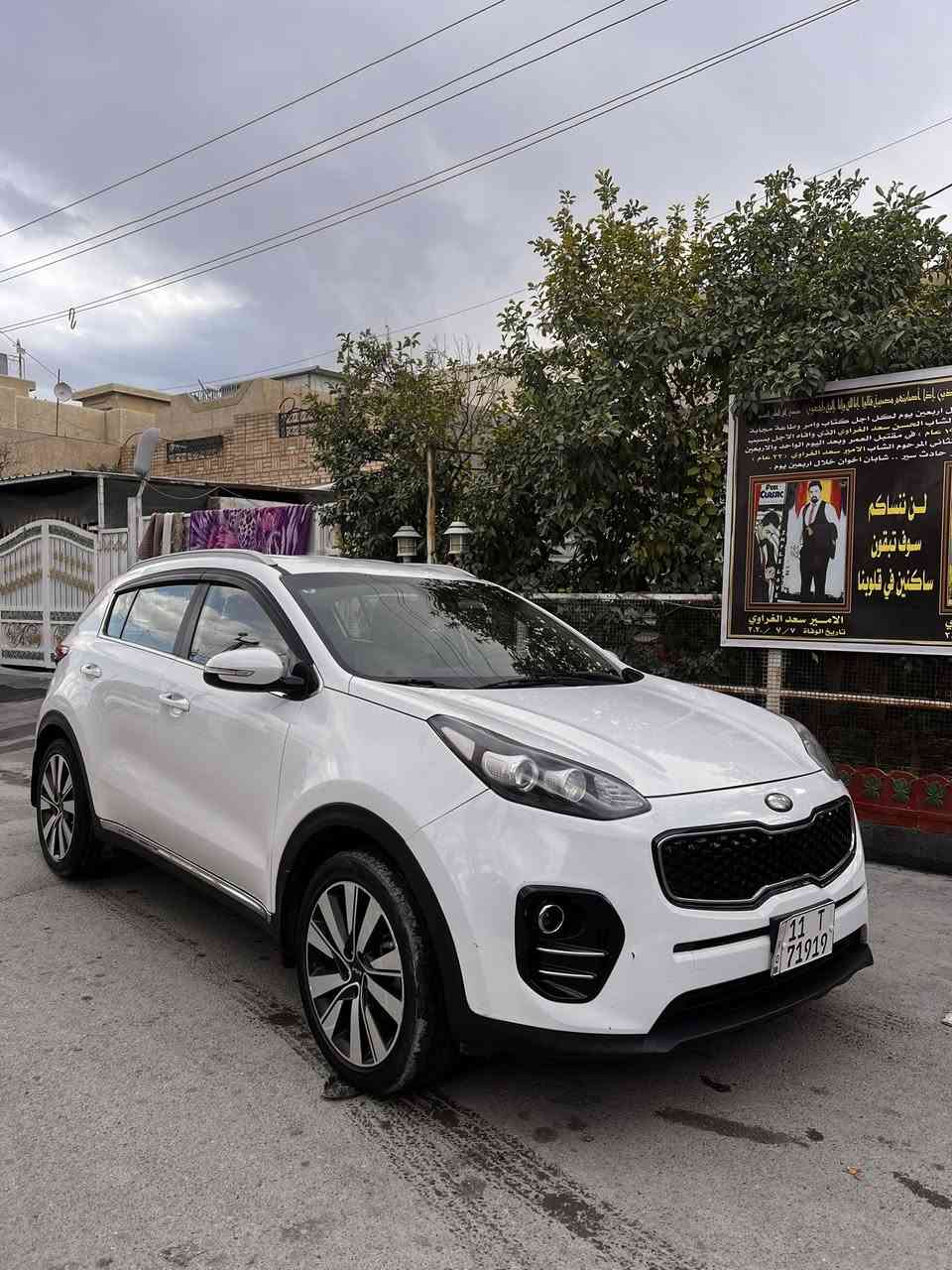 السلام عليكم كيا سبورتح 2017 خليجي 
بدون صبغ مواصفاتها معروفة مكينة 
2000 دوش سيارة جاهزة ماشية 104 الف
مكاني بغداد بأسمي رقم بغداد الدولي 
السعر 177 السونار مرفق بالمنشور
***********
