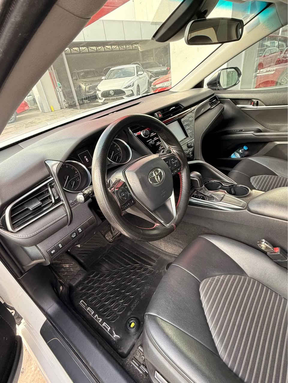 كامري 2020 se 
وارد امريكي حادثها جاملغ خلفي وباب خلفي (القطعتين تبديل )
بجم كبس 
بغداد باسمي 
*********** بغداد, العراق
