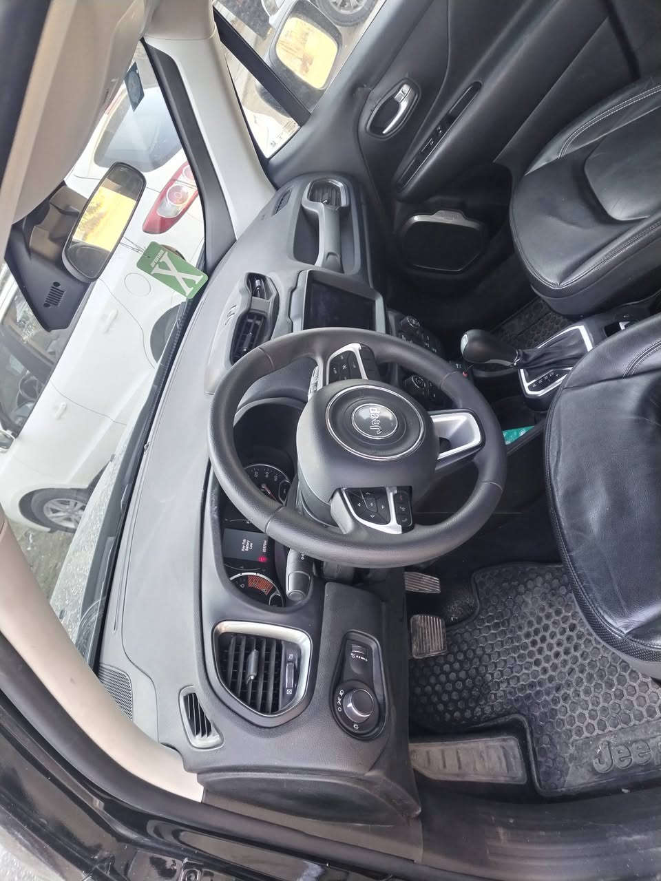 جيب ريكيند موديل 2023 نجف انكليزي السياره جديده صندوك ماشيه 25 يعني شبه زيرو حادثه امركيا جاملغين خلفيه وصندوك السياره الباقي كفاله من صبغ وبارد وتبديل رصعه مابيه السعر جداااا مناسب 133 وبيه مجال مكان السياره نجف ***********
