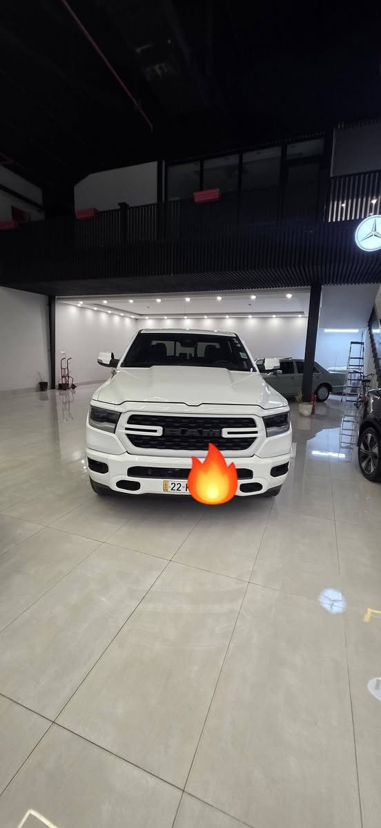 موديل 2022
شكل جديد 
كلين 
ماشية 110الف 
رادار امامي خلفي 
حساس امامي خلفي 
شاشة تسلا 
كشن جلد ومخمل 
داخل اسود 
محرك هيمي 5700
كير محرك اكسن شرط 
كشنات حار 
استيرن حار 
كشن كهرباء 
طخم تاير جديد 
اسيارة مابيها برغي مصرف 
35.500 وبيها مجال 
***********
***********
