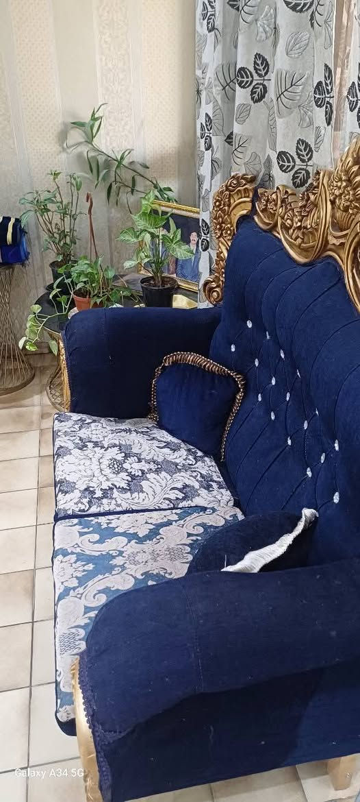 تخم درجة ثانية مستعمل ايام السعر 250 
رقم الهاتف ***********
