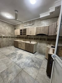 المنصور • مشتمل ارضي • ٢٢٠م