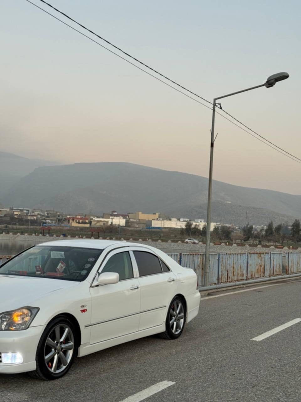 Toyotaa crawn
Athelt
شاهینە 2005
بڕاوەیە
بچووک بە بچووکە واتە 180 
3 دووگمەی ناوو ڕەش
٢٥٠ مەسرفی تیانیە مەسرف کراوە 
گشتگیانی
لە دەربەنیخانە
ئەگەر موشتەریت تەلەفون بکە
***********
♥️
