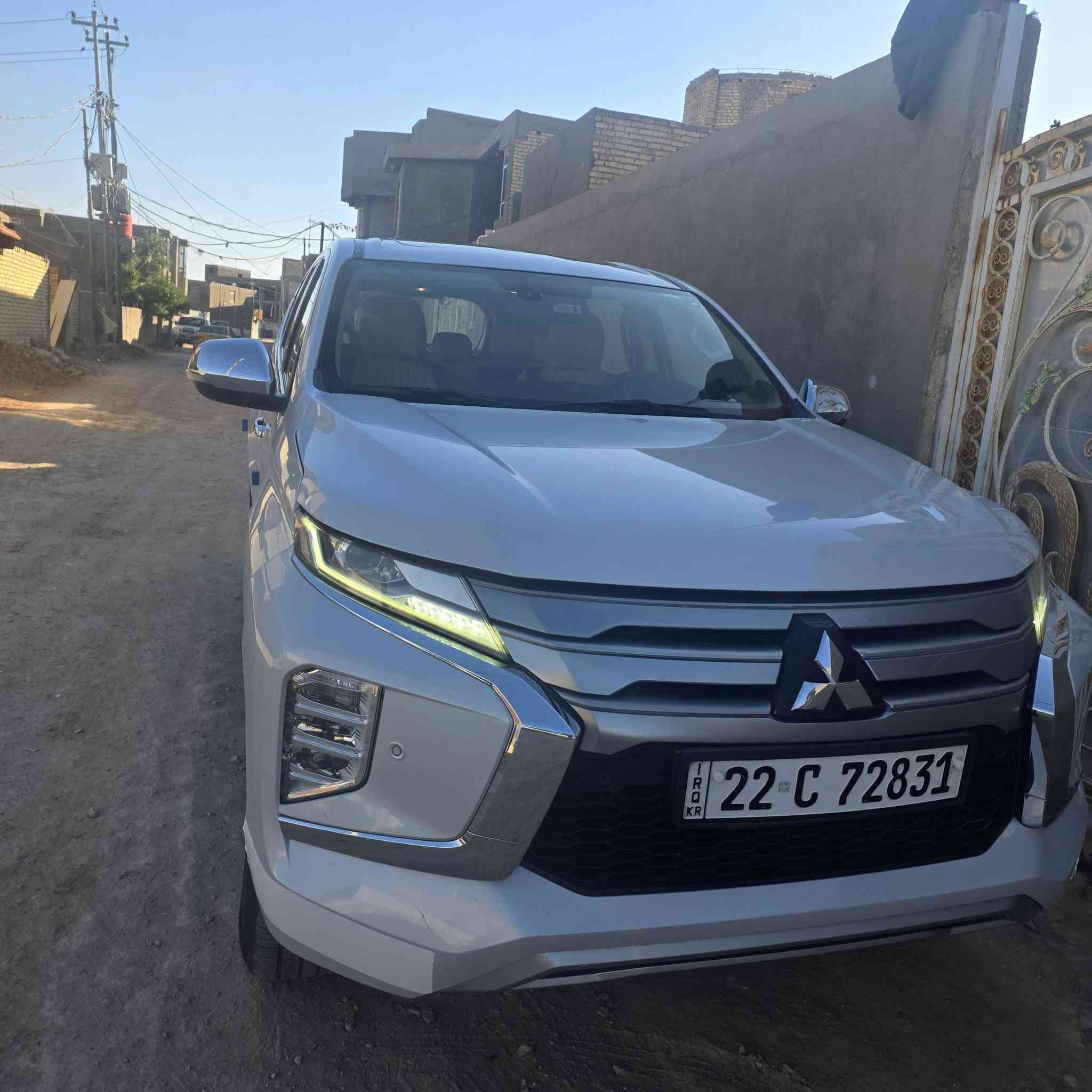 للبيع 
ميتسوبيشي باجيرو سبورت
 موديل 2020
 لون رصاصي فاتح
 مكينة 6 سلندر 3000 سي سي
 7 راكب ومقاعد جلد
 3 قطع تبريد
 فتحة سقف سلايد
 فورويل
 دفلوك
 اريل قرش نفيكيتر
 رادار أمامي
 شاشة جبيرة touch
 شفتات ستيرن
 تحكم ستيرن جهة واحدة
 حساس امامي وخلفي أصلي
 فول لد وزنون
 مانع إنزلاق وتراكشن إنحدار ومُثبت سرعة
 5 ويل كب
للاتصال
***********
