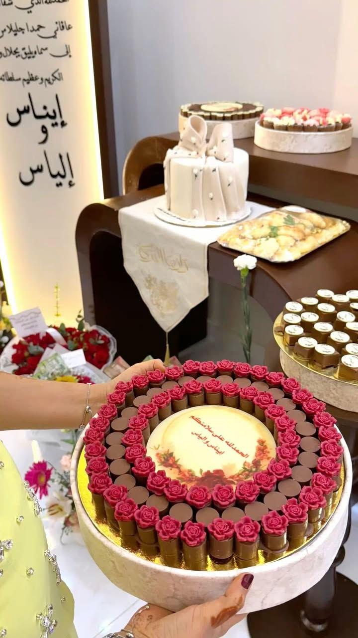 تجهيز ضيافة شوكلاته حسب الطلب كتابة قابلة للاكل
للحجز و الاستفسار دايراكت 
واتس اب ***********
