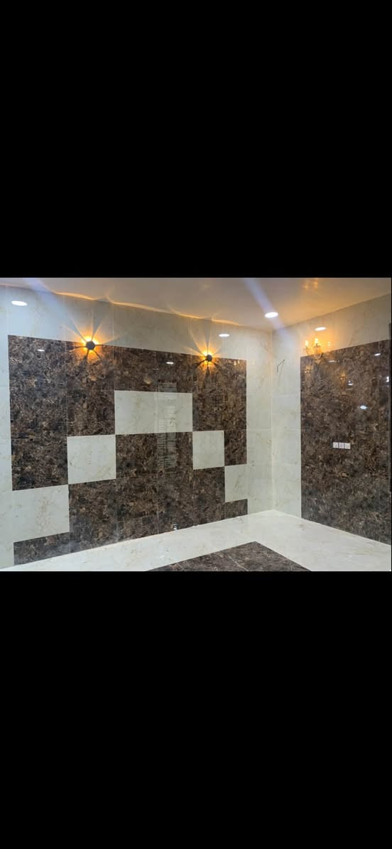 السلام عليكم 
شقه اللايجار مساحه ١٠٠ متر بناء حديث 
تتكون من (غرفتين وصاله ومطبخ وصحيات)
تتوفر فيها جميع الخدمات من ( ماء وخزانات وسخانات) 
المكان / طوريج ام الهوى الجديد قرب مجمع دينار 
الاستفسار/ ***********
