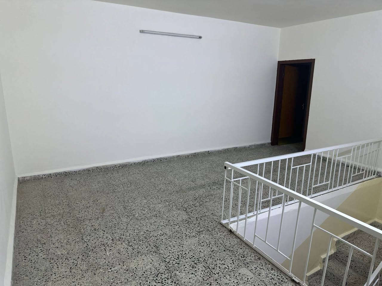 مركز تعليم للايجار
كامل المستلزمات يحتوي على صفين وادارة متكاملة وغرفة اخرى وكراج وحديقة يصلح ؤوضة او حضانه او للتدريس الخصوصي 
العنوان /حي الواسطي قرب هيئة الحج 
للاستفسار /***********
