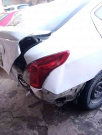 تعديل الجنطه الخلفية والجاملغ الأيمن على البارد وتكعيد ظهر سياره نيسان...