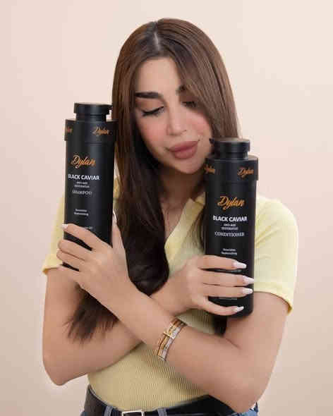 من وجه القمر

🖤✨ Dylan Black Caviar Hair Care ✨🖤
روعة العناية بالشعر تبدأ من هنا! مجموعة الكافيار الأسود مصممة خصيصًا لتمنح شعرك القوة، اللمعان، والتغذية العميقة اللي يحتاجها يوميًا.

💎 المجموعة تتكون من:
✔️ شامبو Black Caviar: ينظف الشعر بلطف ويغذيه من الجذور، مع تركيبة غنية بفيتامين D3 لتقوية الخصلات.
✔️ بلسم Black Caviar: يمنح الشعر ترطيب عميق ويعيد له النعومة والمرونة، فيتركه سهل التصفيف وخالي من التشابك.
✔️ ماسك الشعر Black Caviar: علاج مكثف يغذي ويصلح الشعر التالف، يعيد إليه الحيوية واللمعان الطبيعي.

🌟 المميزات:
✨ غني بفيتامين D3 لتغذية الشعر بعمق
✨ يناسب جميع أنواع الشعر
✨ يعيد الحيوية للشعر المجهد والمتقصف
✨ ترطيب فائق ونعومة حريرية
✨ عبوة فاخرة بحجم كبير (800ml) تدوم طويلاً

💫 مع Dylan Black Caviar شعرك يستحق رفاهية العناية اليومية 🖤

مجمع وجه القمر
الدغاره شارع الجنابات
ليس لدينا فرع آخر حبايبي
هاتف ***********
تتوفر خدمة التوصيل جميع محافظات العراق
We Best
