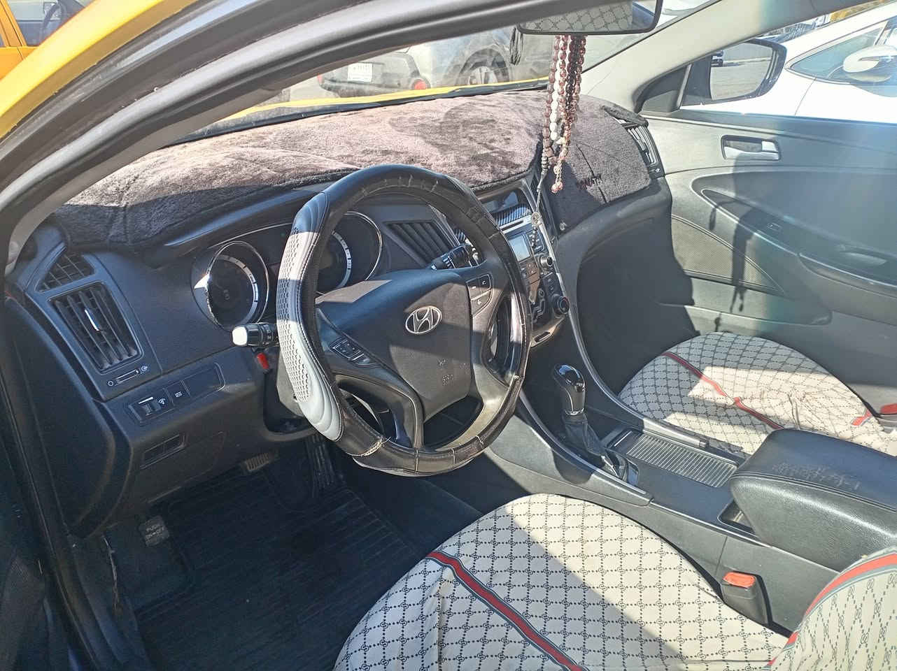 سوناتا تكسي موديل ١٢ سعرها ٧٠وبيه رقمي ***********
