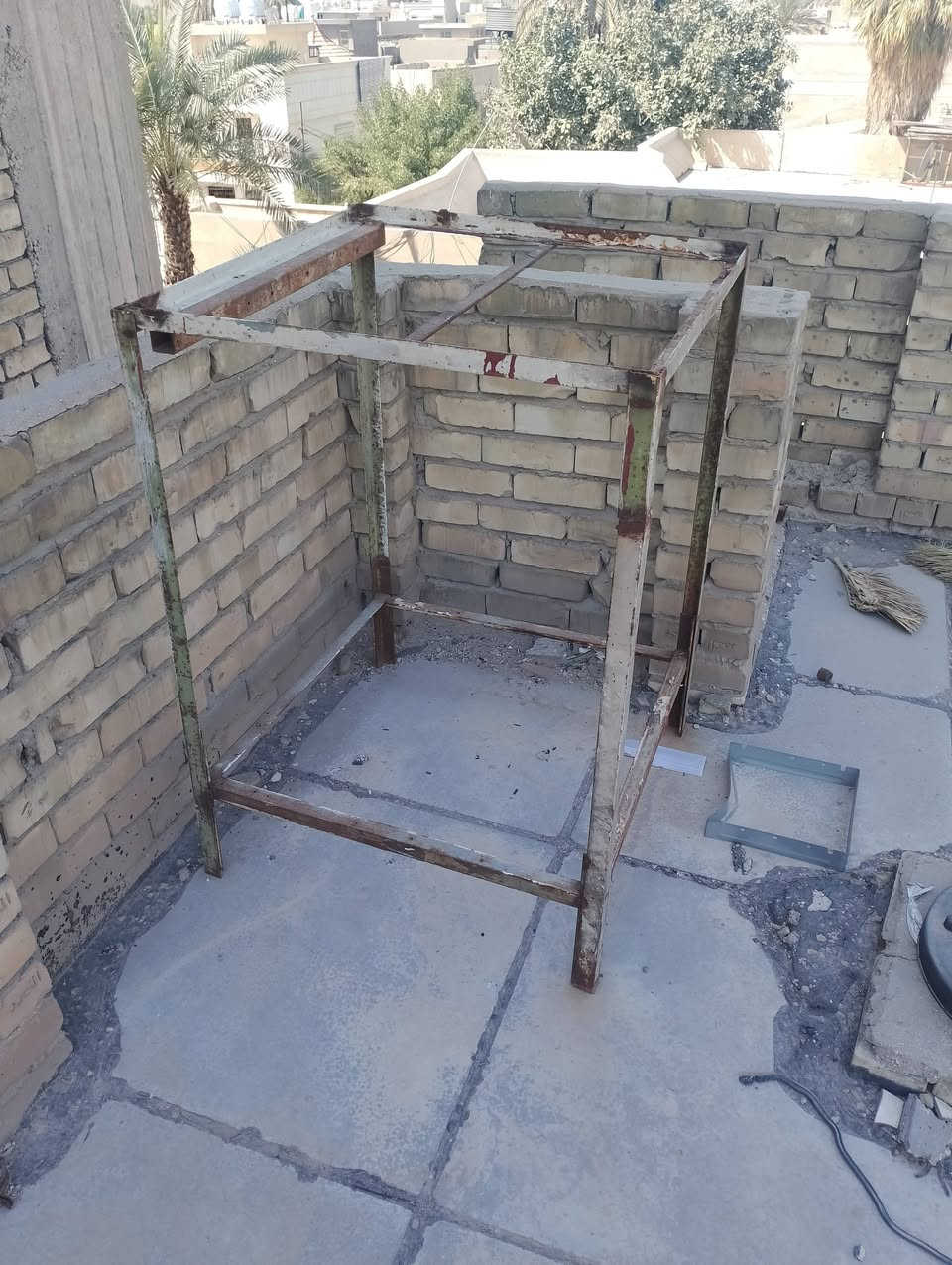 جرباية طفل+دوشك سبرنك تفصال60
مبرده الوان 100 الف + قاعدتها 25
براد ماء + قاعده + دبات 2 جدد 65 
صوبه نفطيه 25
زرعات زينه 3 قطع 20 
كرسي طفل دب جديد 15 
ميز 10 
واذا شلع اداريك بالسعر
العنوان البلديات مقابل الامن العامه 
*********** متوفر واتساب
