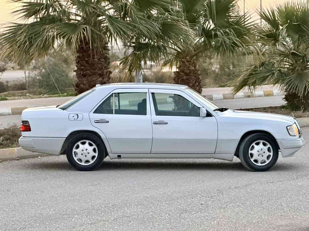 سلام عليكم
مارسدس بنز للبيع فقط
موديل 1992
محرك vvt3000
صبخ بلاد 
غرفه نضيفه
تايرات جدد
قواعد دبلات بلاد 
تبريد ثلج ❄️ 
تدفئه شغال
قفل مركزي 
جامين كهرباء
حداديه جديده
كولشي ع بلاد 
ملاحضه: فقط جاملغ امامي صبغ بدون ضربه :شبر خياس
السياره بل واقع احلا من الصور 
***********
