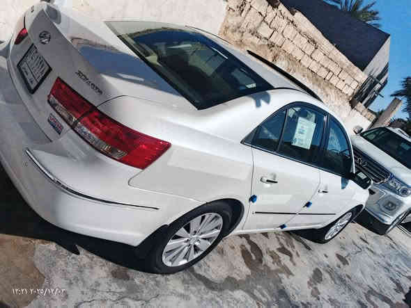 السلام عليكم سوناتا 2009 خليجيه سياره مقفوله كفاله عامه ماشيه 63 سياره سعرها 165 قفل من الاخير سياره بعدها عالشركه سبير الشركه ما نازل ***********
