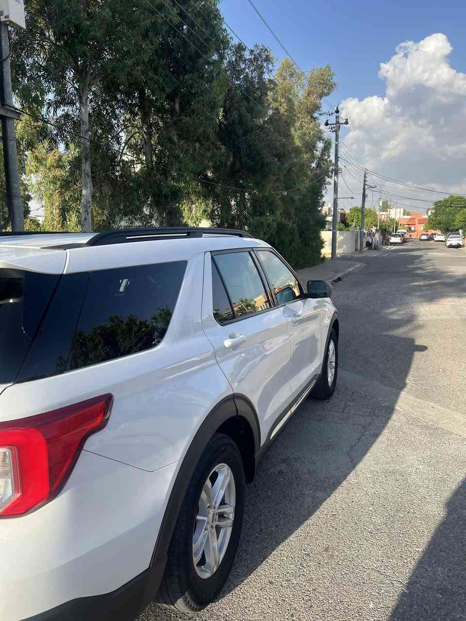 السلام  عليكم ورحمة الله وبركاته
‏‎‏‎       ——— لـلـبـيع  ———

‏‎‏‎فورد اكسبلورر   —  Ford Explorer

‏‎‏‎وراد أمريكي.     —   ايرباك البرده - الستيرن 

‏‎‏‎الموديل           —  2020

فئة.                 —  XLT 

حجم المكينه   —   V4/2300T

‏‎‏‎اللون               —    ابيض  

‏‎‏‎المسافه المقطوعه — 130الف (km) 

‏‎‏‎حاله السياره. — ثلاث قطع مبدله بلادي نفس اللون

‏‎‏‎المواصفات 
‏‎‏‎- بصمة تشغيل 
‏‎‏‎- بصمة أبواب 
‏‎‏‎‏‎-ترحيب عند الاقتراب 
‏‎‏‎-كشنات جلد 
-داخل لونين مميز 
‏‎‏‎- رادار جانبي 
‏‎‏‎-رادار امامي 
‏‎- رادار خلفي 
‏‎‏‎- شاشه كبيره تدعم نظام الأبل كار باي ونظام الاندرويد 
‏ ‏‎-گير ماوس 
‏ ‏‎-اوتو هولد 
‏‎-اوتو ستوب 
‏‎-هندبريك بصمه 
‏‎-٧وضعيات قياده 
‏‎‏‏‎‏‎- تبريد مركزي 
‏‎‏‎- بگ لايت LED 
‏‎-صندوق كهربائي 
‏‎-كشنات VIP ( منفصل )
‏‎‏‎‏‎‏‎-كرسي السايق والراكب بحركه كهربائيه
‏‎‏‎-تحكم ستيرن جهتين(شفتات) 
‏‎‏‎-تحديد سرعه 
‏‎‏‎-مانع انزلاق 
‏‎‏‎-ليد نهاري
‏‎‏‎-كامره خلفيه دواره 
‏‎‏‎باقي المواصفات المعروفه 

‏‎‏‎السعر            — 195 وبيها مجال بسيط

‏‎‏‎رقم السياره    — أربيل  

‏‎‏‎موقع  السياره — اربيل

‏‎‏‎للأستفسار.     — ***********
