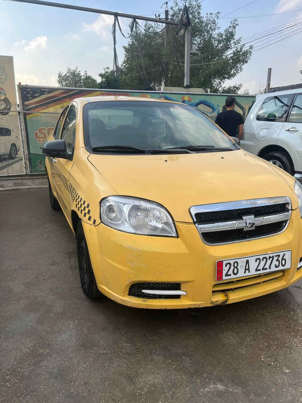 السلام عليكم شوفرليت افيو موديل 2010
خليجي الشركه العامه
مكينه جديد طك فلين قبل شهر بدلته 
 مكينه مفتوح  مو مسكر
كير بلادي ماملعوب بي
كهربائيات شغاله وتخبل
سياره شلعه ومعدل  
سياره مدوشمه جديد وارضيات وغرفه تخبل 
بيه ضربه خفيفه بل وره ومصلحه 
لايت وبك لايت  جدد
تحويل ثاني يوم
مصفره هيئه وغرامه 
رقم دولي جديد
عنوان بغداد الأمين الثانيه
(سعر 55) وبيه مجال لطيبين
رقمي ***********
