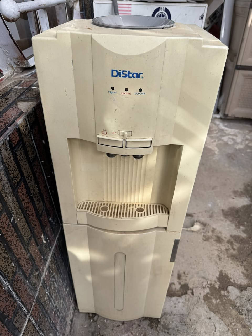 براد مي مستعمل 
💧 يشتغل تمام وما بيه شي
💰 السعر 35 ألف بس
فرصة حلوة واللي يريد يوفر 👌
عنواني بغداد 
للتواصل ***********
