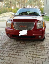 ج ام سي يوكن  موديل 2011  وارد خليجي محرك 5.3 اللون احمر سياره بدون حا...