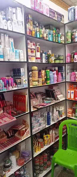 بيع رفوف مع منتجات تخفيضات عدم التفرغ 
رفوف ارتفاع مترين عرض متر وذاخل 30سم 
رف الواحد 115 الف باقي 10 رفوف إذا كلها يختلف السعر مع المواد للاستفسار ***********
