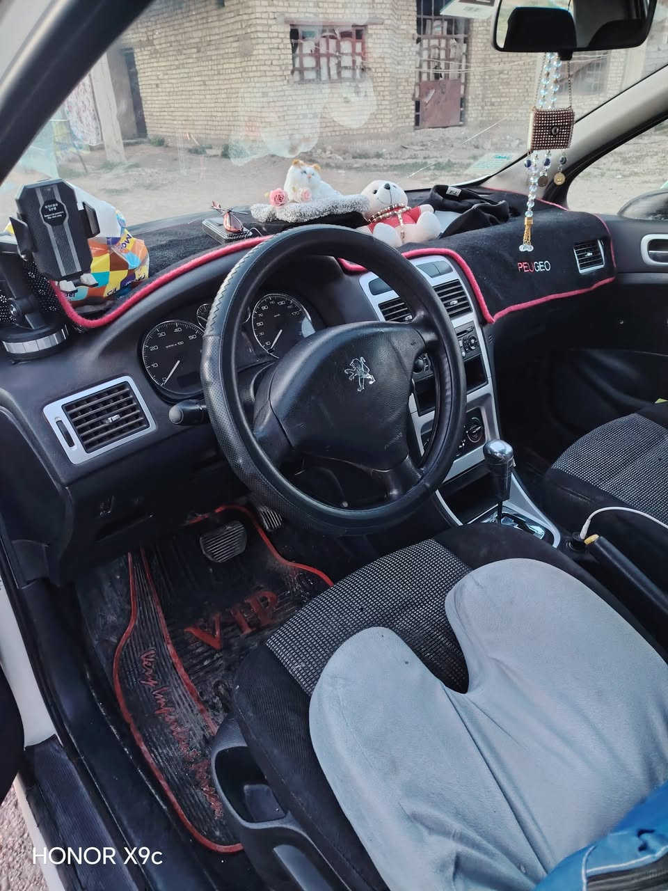 السلام عليكم
من رخصت الادمن.. سيارة بيجو فرنسي للبيع موديل 2006/307..سيارة بغداد  كفالة عامة بأسمي وضع شركة.. السعر 63.وبيها مجال بسيط.. عنوان بغداد تاجي
***********
***********
