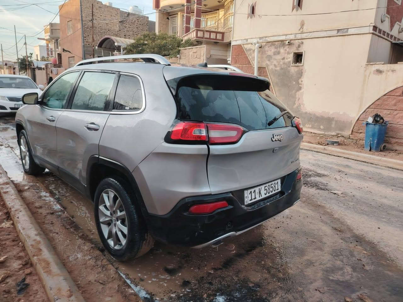 جيب بزونة 16لمتد رقم نكليزي بغداد بسمي 2800مكينه قبق اسود سعر خاص بيع او مراوس ***********
