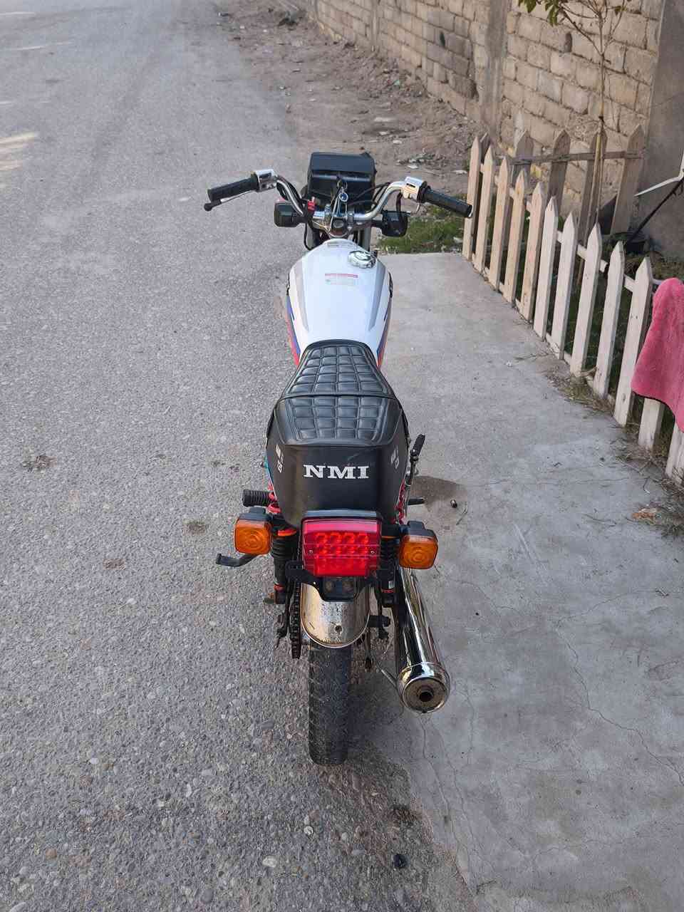 سلام عليكم شباب دراجه أيراني للبيع ادوات ادوات مكينه ارشه ١٦دراجه خير من الله مكينه مفتوحه شوفت عينك حلوه ونضيفه وكلشي ماناقسه عينه ولايت كلشي شغال 450وبيه مجال حك جيه دراجه كلش نضيفه مكاني بصره كرمة علي ابو حلو ***********
