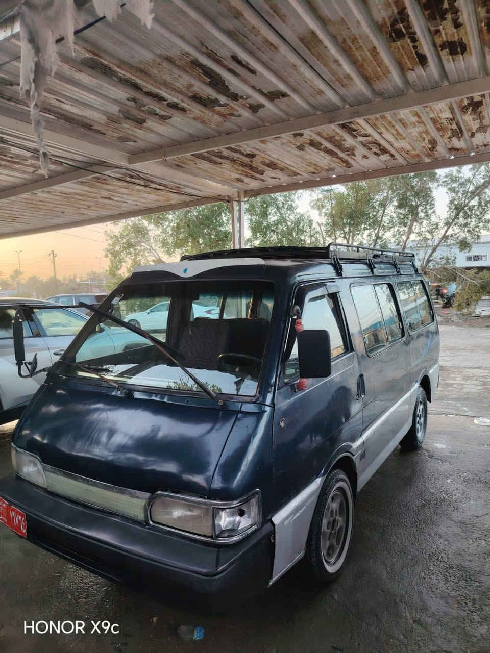 السلام عليكم ورحمه الله وبركاته اخواني كيا بستة موديل 94 رقم صدامي
السياره اني هاملها كترتيب 
بس مداريها بدهن احسن نوعية اديرلها أريد أخذ اليفان إذا مراوس عادي
 مكاني بابل الهاشمية 
 
رقم تليفوني ***********
سعر خاص
