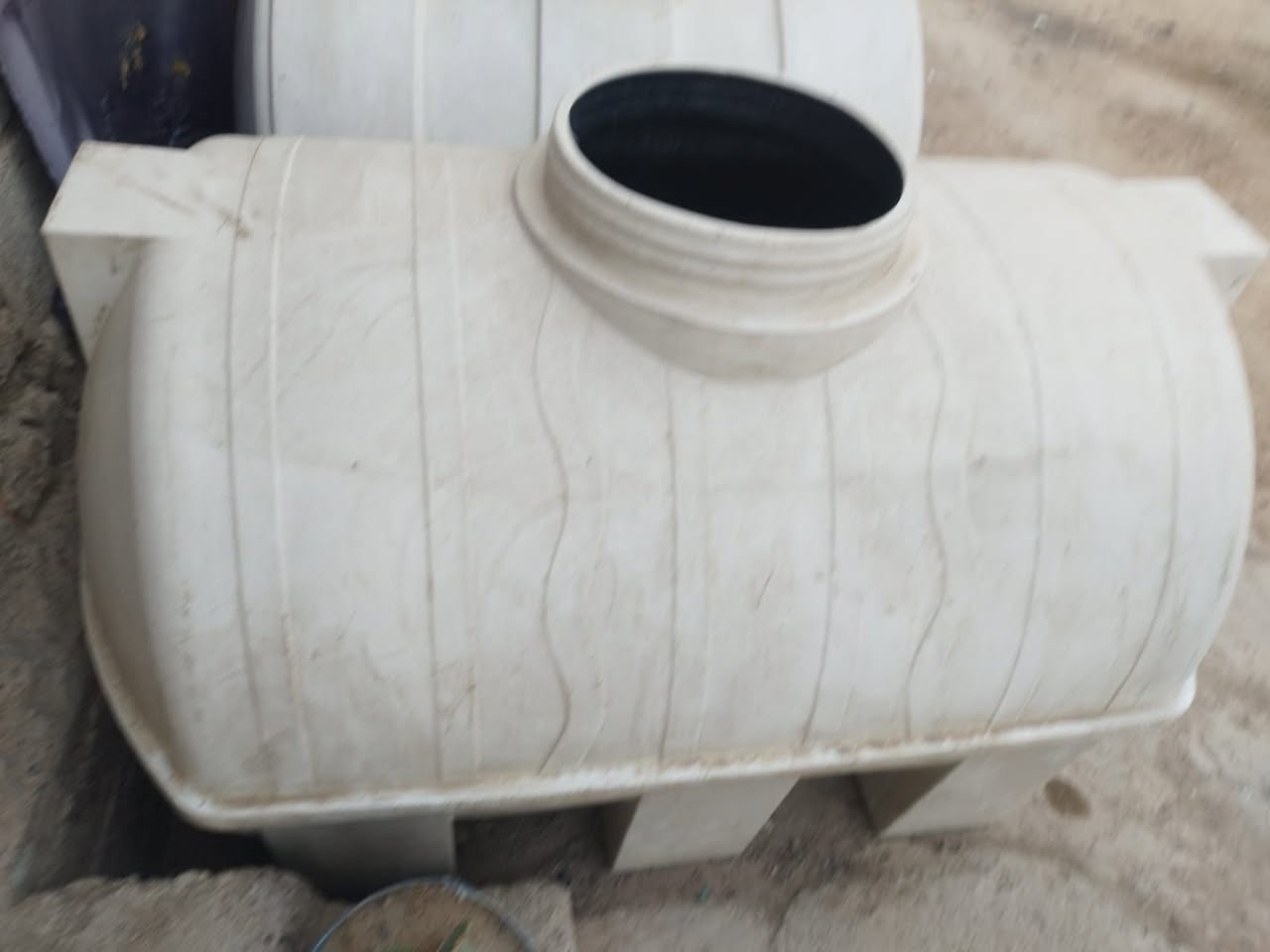 سلام عليكم ورشه متنقله تصليح.كافت انواع الخزانات البلاستك ضمان سنه حبيبات من نفسه ماده الخزان سابك السعودي اصليه الورشه توصل المكان الي تطلبه داخل بغداد وخارج بغداد اي ستفسار تصل ***********. يوجد وتساب. او مراسله صفحه سعر تصليح 25 الف
