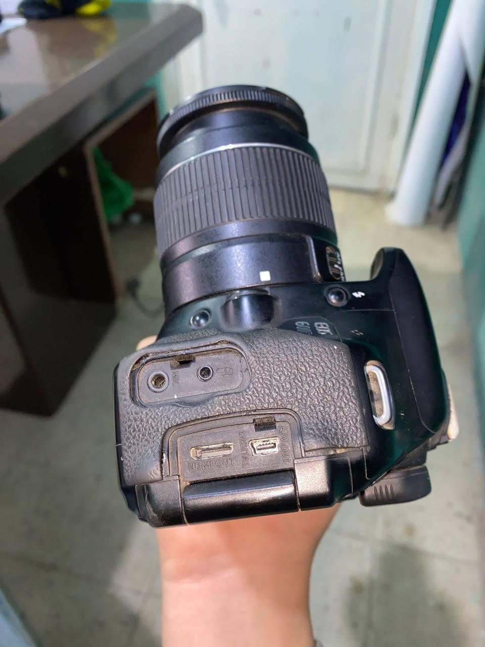 📸 للبيع: Canon EOS 600D + ملحقات كاملة – فرصة قوية المعلمين و لصناع المحتوى! 🔥
لو بتدور على كاميرا تصوير احترافي + فيديو و صور بسعر هادى جدا 😎 كمان ليك مايك هديه  
✅ حالة ممتازة و البيع لدواعي التحديث 
✅ عدسة 18-55 الأصلية + عدسه اضافيه و كلاهما يعمل بشكل جيد 
✅ جودة صور شخصيه حاده جدا 
✅ شاحن + بطاريتين 
✅ السعر 9:500
✅ وتواصل 011 14523819


**إذا كنت صاحب هذا الإعلان وتريد حذفه لأي سبب، رجاءا أرسل رسالة إلى الدعم الفني**