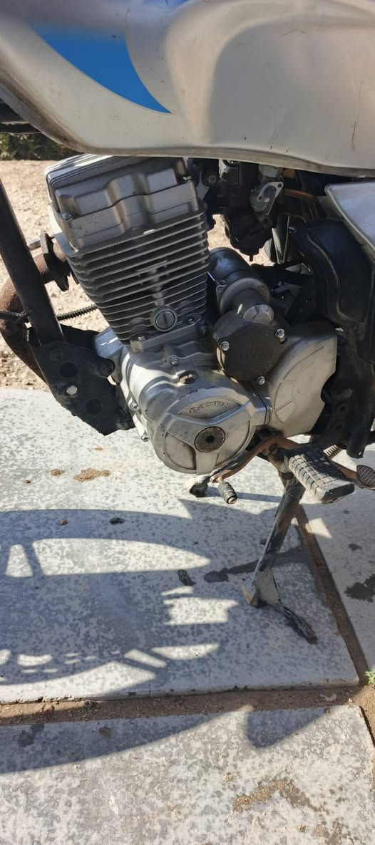 سلام وعليكم دايون عظم أوراق اصولي موديل ١٥ 
غراض كله جديد نقص كهربائيات محرك مامفتوح 
***********
