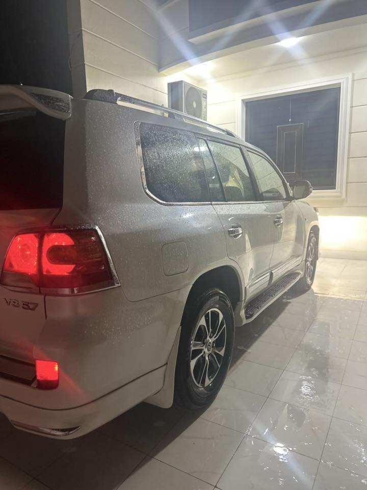 السلام عليكم لاندكروز  للبيع  موديل 2008 محدث 2014  السياره 8سلندر مواصفات لكزز السعر 35وبيه مجال حك الجيه  السيارة حلوه ونظيفه. بدون صبغ  اتصال عله رقم👈*********** وكل الهله بيكم ❤️
