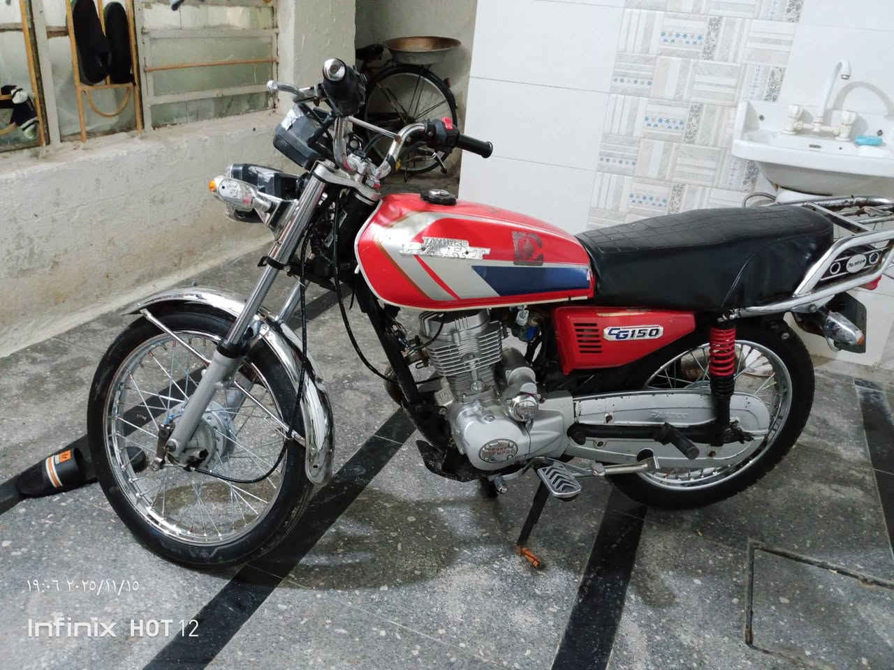 سلام عليكم دراجة رقم وسنوية موديل 19 بارت5كير نضافة مكفولة تجي تفحص وتودي المصلح يالله تاخذهة سعرهة خاص هاذ رقمي عنواني كزيزة ***********
