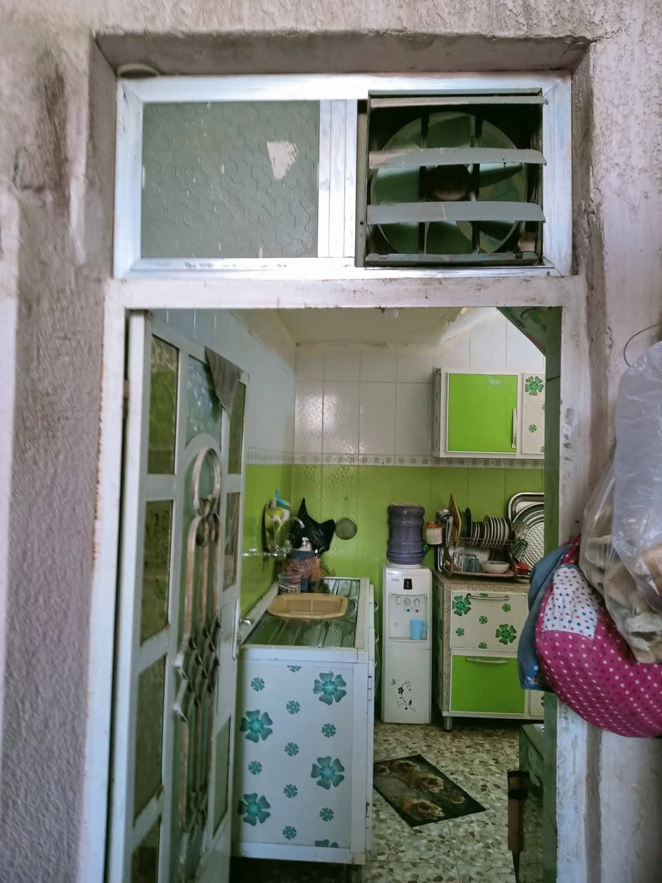 مشتمل بلفلاحية بقرب حسينية الرسول ظهر كورنيش الفلاحية ١٠٠ م قاطين
يتكون من غرف نوم عدد ٢
ستقبال مطبخ صالة
صحيات
منور
بسعر ٩٢ وبي مجال 
***********
