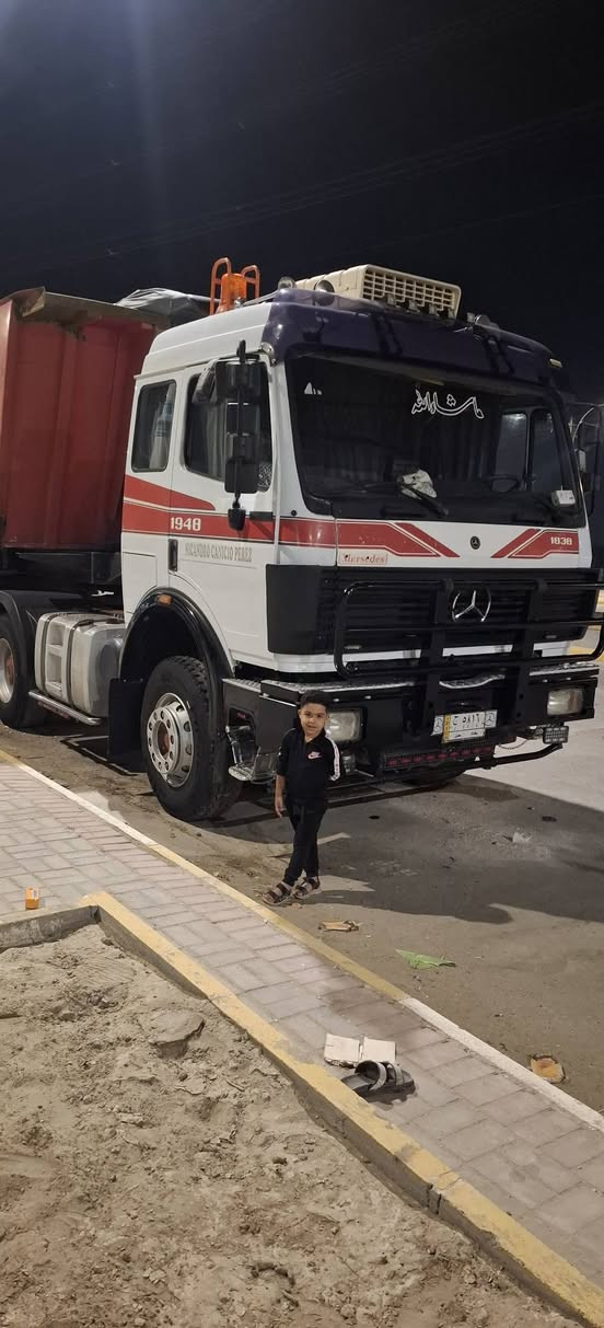 السلام عليكم السياره للبيع مديل ٨٩ مكينه ٣٥ كير ١٦٠ نص جي اف ***********
