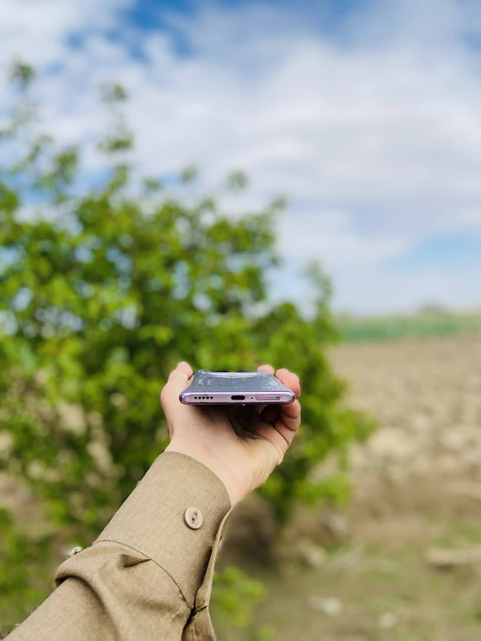 هونر X9C للبيع ‼️
ذاكره 256
بطارية 6600 ملي امبير
جهاز مستخدم شهر واحد فقط كامل ملحقات 
السعر خاص. 
او التواصل على الرقم *********** 
ادمن وافق 🤍
الموقع _ الأيمن _ البورصة _ مجمع الفاروق السكني
