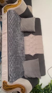 تخم نظيف 11 مقعد السعر 150 للاتصال 07810347742