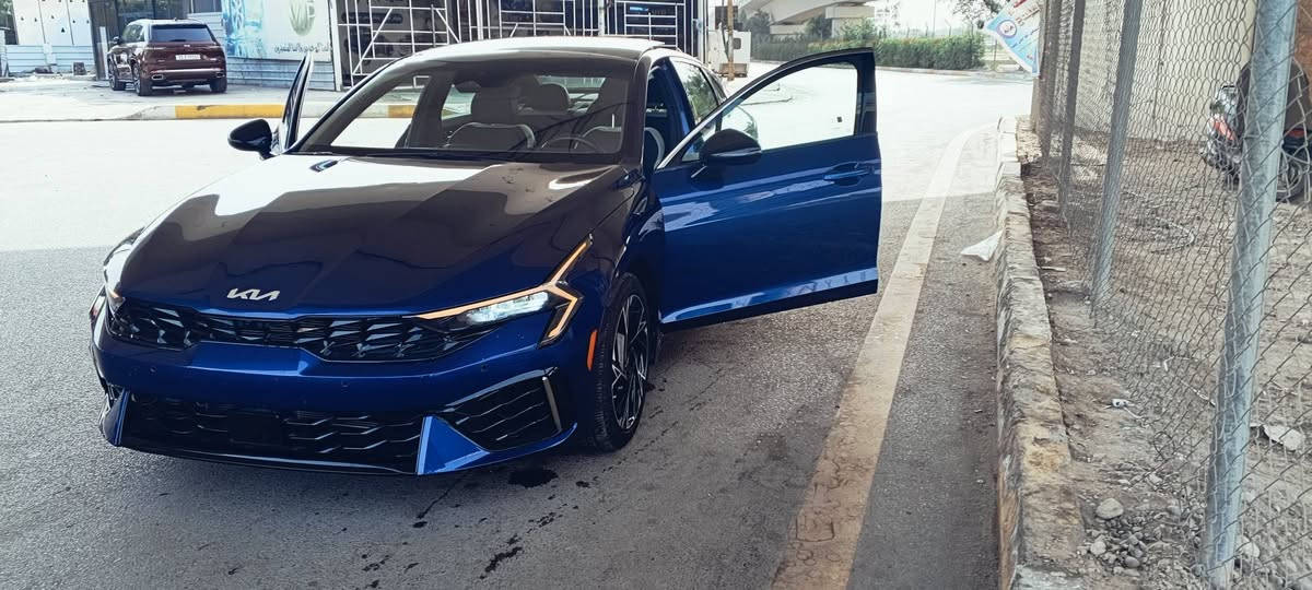 🔥 Kia K5 2025 GT-Line 🔥

✨ المواصفات الكاملة:
✔️ بصمة تشغيل
✔️ سقف بانوراما
✔️ جلد لونين (أسود مطعّم بالأبيض)
✔️ هندبريك بصمة + Auto Hold
✔️ شاحن وايرلس
✔️ لايت زينون بلادي أمريكي
✔️ محرك 2500cc قوي وثابت
✔️ شاشة ديجيتال كبيرة متصلة
✔️ كرسي سائق كهرباء
✔️ تدفئة مقاعد أمامية
✔️ إضاءة LED خلفية
✔️ قيادة ذاتية
✔️ كامرة 360° دوارة
✔️ رادار مسار + رادار جانبي
✔️  نظام صوت من شركة BOSE
✔️ أوتو بريك

⚠️ تفاصيل الحادث:
🔹 تبديل بنيد وجاملغ أيسر أمامي ونصبغن 
🔹 بيها ايرباك ستيرن متبدل
🔹 بدون رقم باسمي اني المستورد 

💰 السعر: 18,500$ وبيه  مجال
📞 للتواصل والاستفسار:  ***********
