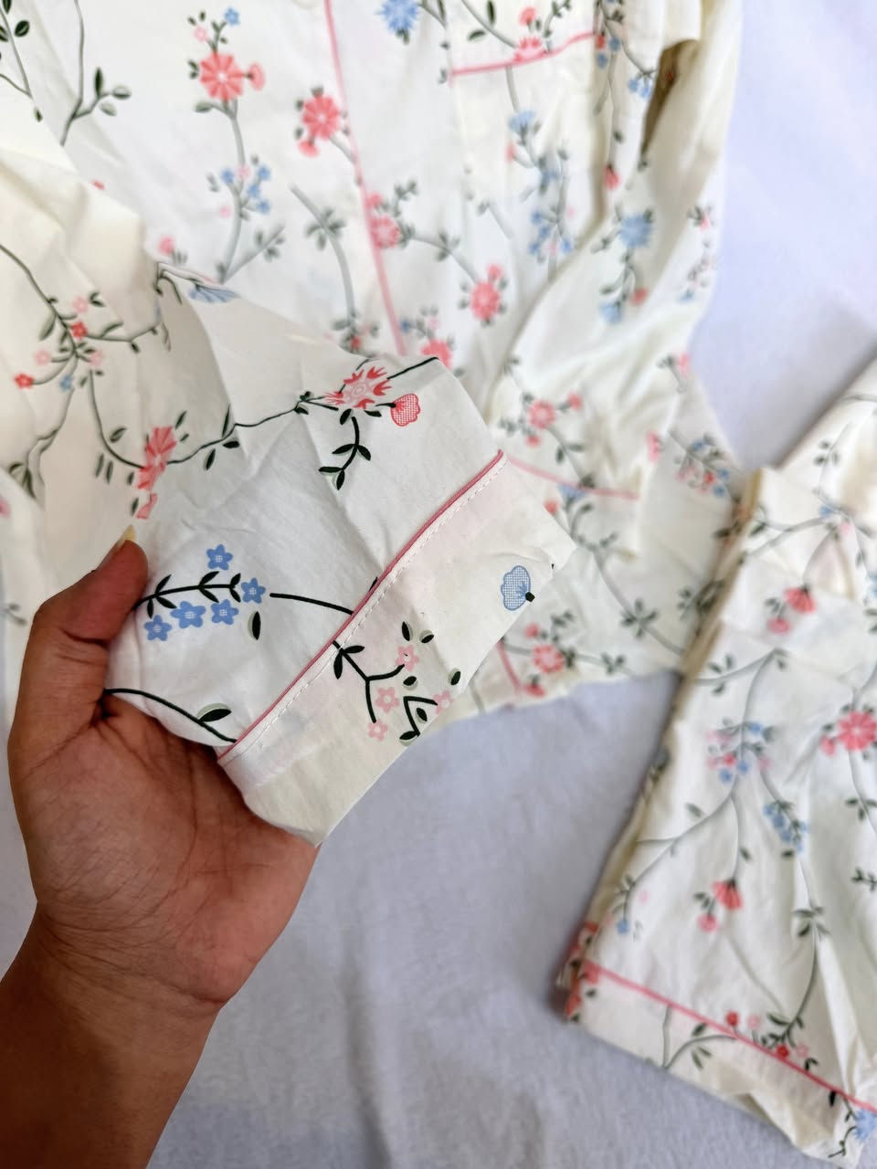 تراك بناتي نسائي
يلبس وزن 40_80
اشكال مميزه راح تلاكونها يم الضحى واسعار تنافسيه
بس يمنه راح تلاكون هيج اسعار 
للحجز والاستفسار مراسله الصفحه


**إذا كنت صاحب هذا الإعلان وتريد حذفه لأي سبب، رجاءا أرسل رسالة إلى الدعم الفني**