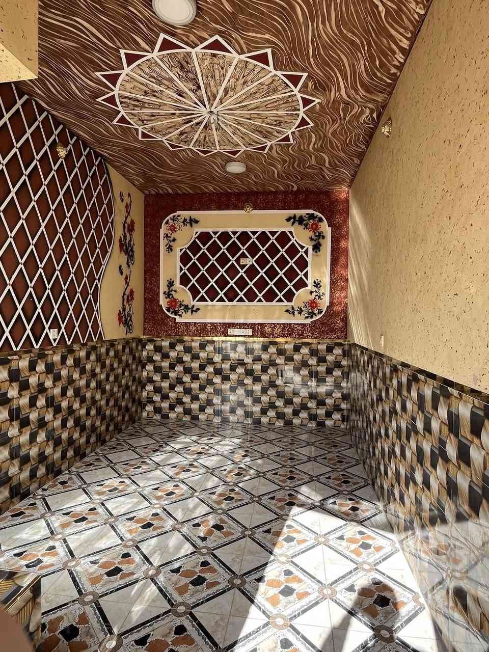 السلام عليكم.                                           منزل للايجار في الشهداء قرب مدرسة الاعظمية مساحة 125 متر مكون من ثلاث غرف نووم وصاله و مطبخ و حمام عدد 3 وكراج واسع لسيارة سعر الايجار 400 الف للتواصل : ***********
