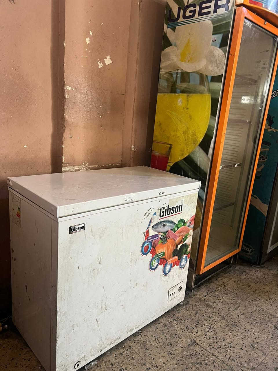 براد مجمده جديد واضح بل صوره
كله شغال سعر واحد  200 بيهن مجال حك جيه 
***********
