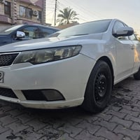 للبيع سيراتو موديل 13 السياره حلوه وجاهزه ولويل كب موجود مكينه ٢٠٠٠ ال...