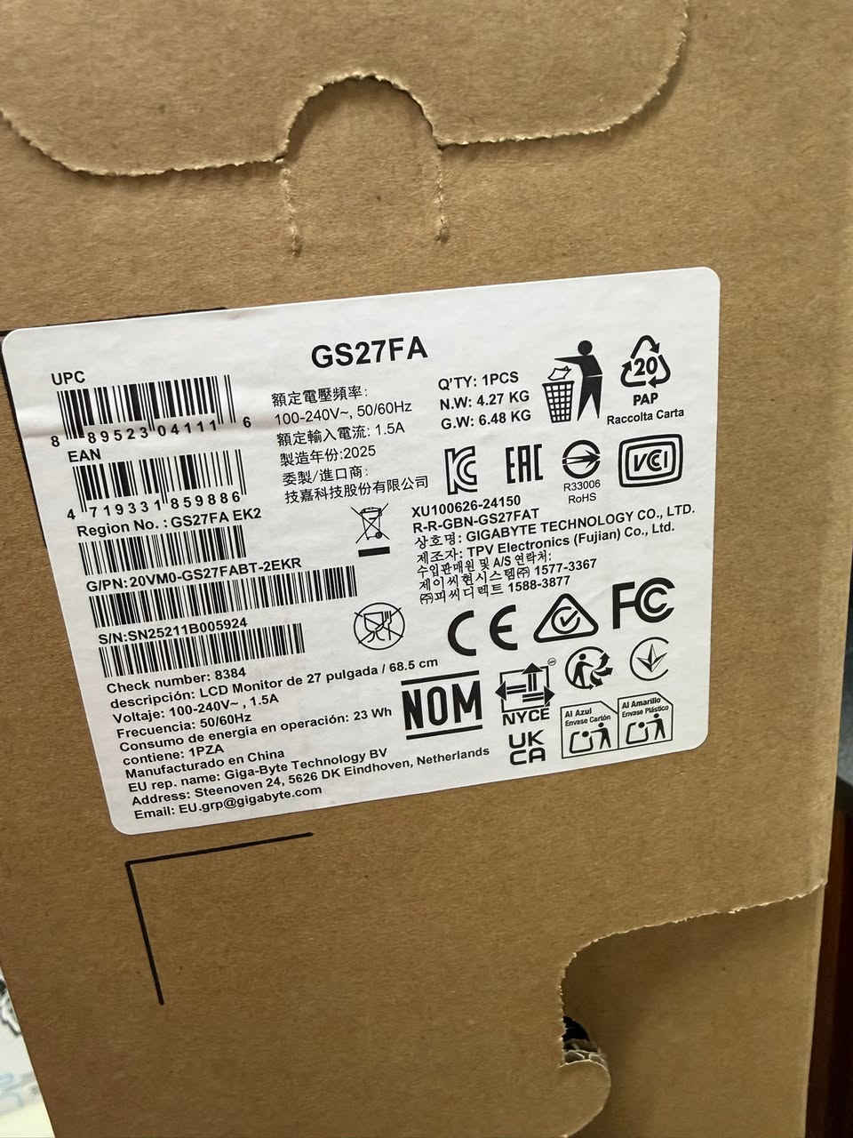 السلام عليكم
شاشة Gigabyte GS27FA جديد
المواصفات رح اكتبها الكم 
نوع اللوحة: SS IPS
حجم الشاشة: 27 بوصة
الدقة: Full HD (1920 × 1080)
معدل التحديث: 180 هرتز (قابل لكسر السرعة حتى 190 هرتز)
زمن الاستجابة: 1 مللي ثانية (MPRT)
دعم الألوان: تغطية ألوان 110% sRGB
السطوع: 300 شمعة/متر مربع
نسبة التباين: 1000:1
زوايا الرؤية: 178 درجة
تقنيات المزامنة: تدعم AMD FreeSync
تقنيات حماية العين: تقليل الضوء الأزرق الخالي من الوميض
المنافذ:عدد 2 HDMI
display port عدد ١
السعر ٢٢٠ الف 
التوصيل ٥ الف لجميع المحافظات 
الموقع : بغداد - شارع الصناعة - مكتب الرامي
***********

