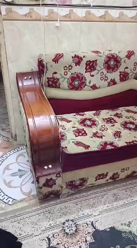 ديوان نجارة للبيع ب300 وبي مجال للاستفسار***********
