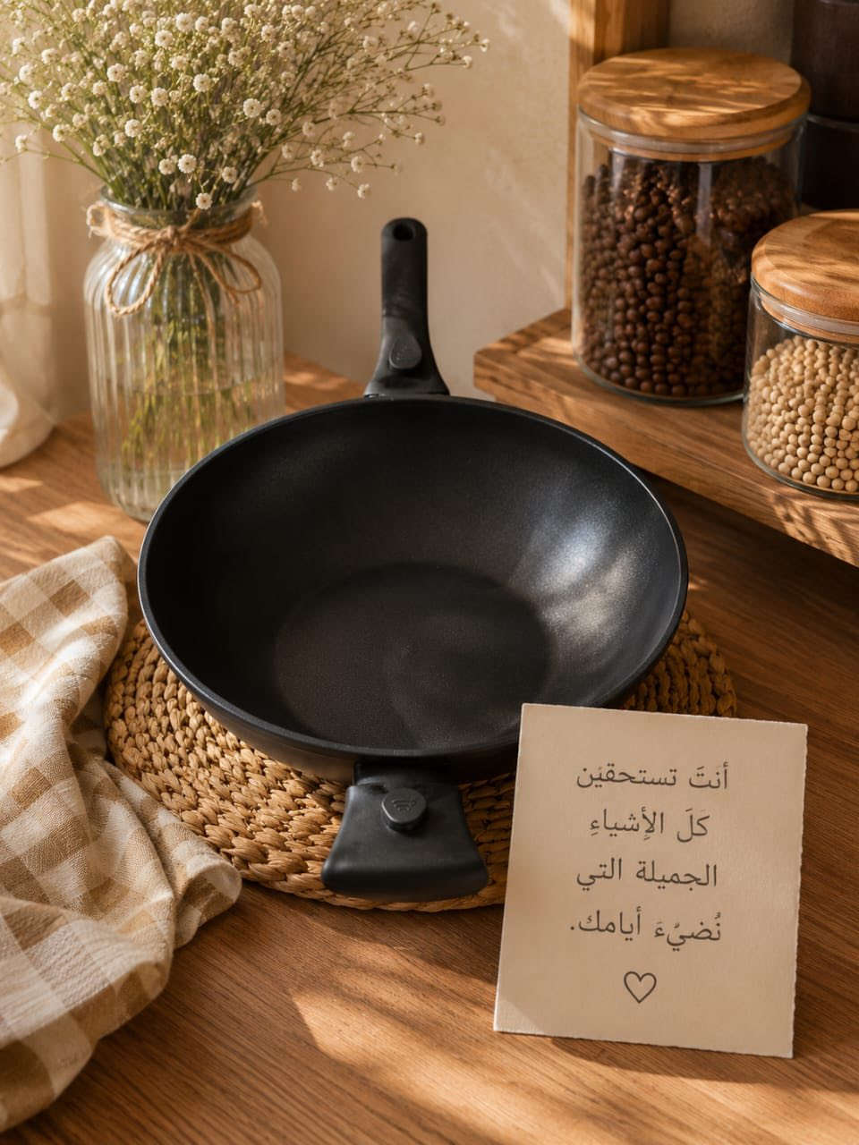 عرض اليوم - طقم قدور جرانيت فاخر 5 قطع 🔥
وداعاً لالتصاق الأكل والحرق! 

✅ جرانيت أصلي ضد الخدش

✅ توزيع حرارة ممتاز - يوفر غاز

✅ غطاء زجاج حراري تشوف الأكل بدونه ما تفتح

✅ ينفع لكل المواقد حتى السيراميك والفرن

المكونات: قدر 20سم + 24سم + 28سم +قدر32+ طاوة +

/بيج فخم ينطي شكل للمطبخ الاستفسار خاص ***********
