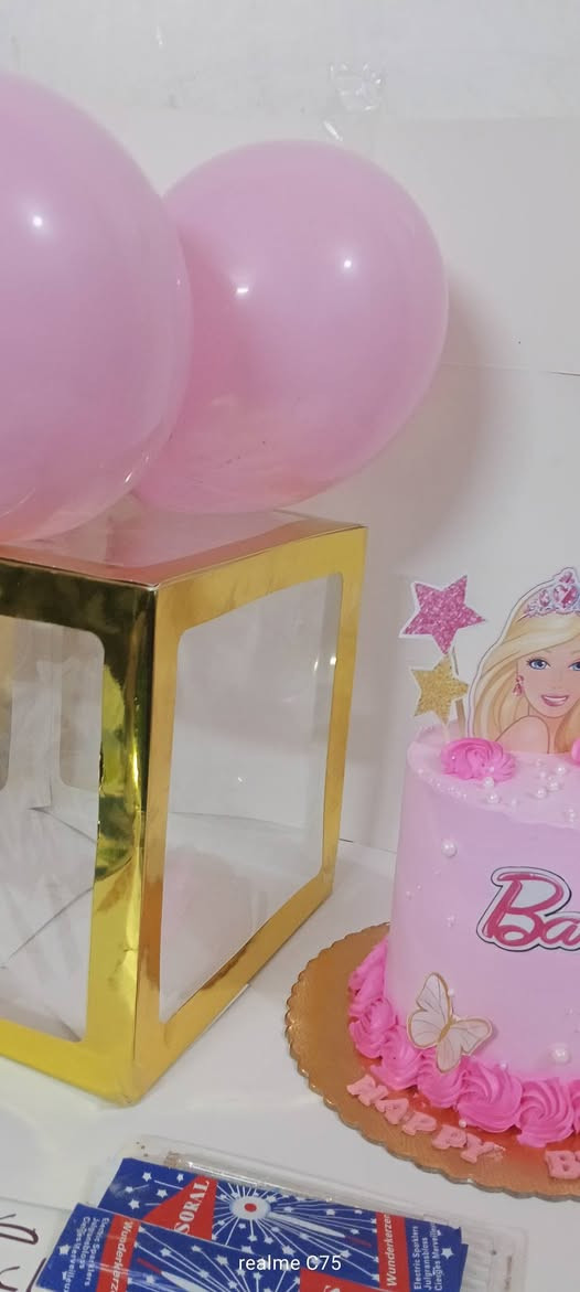 كيك #باربي 
ضافت بوكس حسب الطلب


**إذا كنت صاحب هذا الإعلان وتريد حذفه لأي سبب، رجاءا أرسل رسالة إلى الدعم الفني**