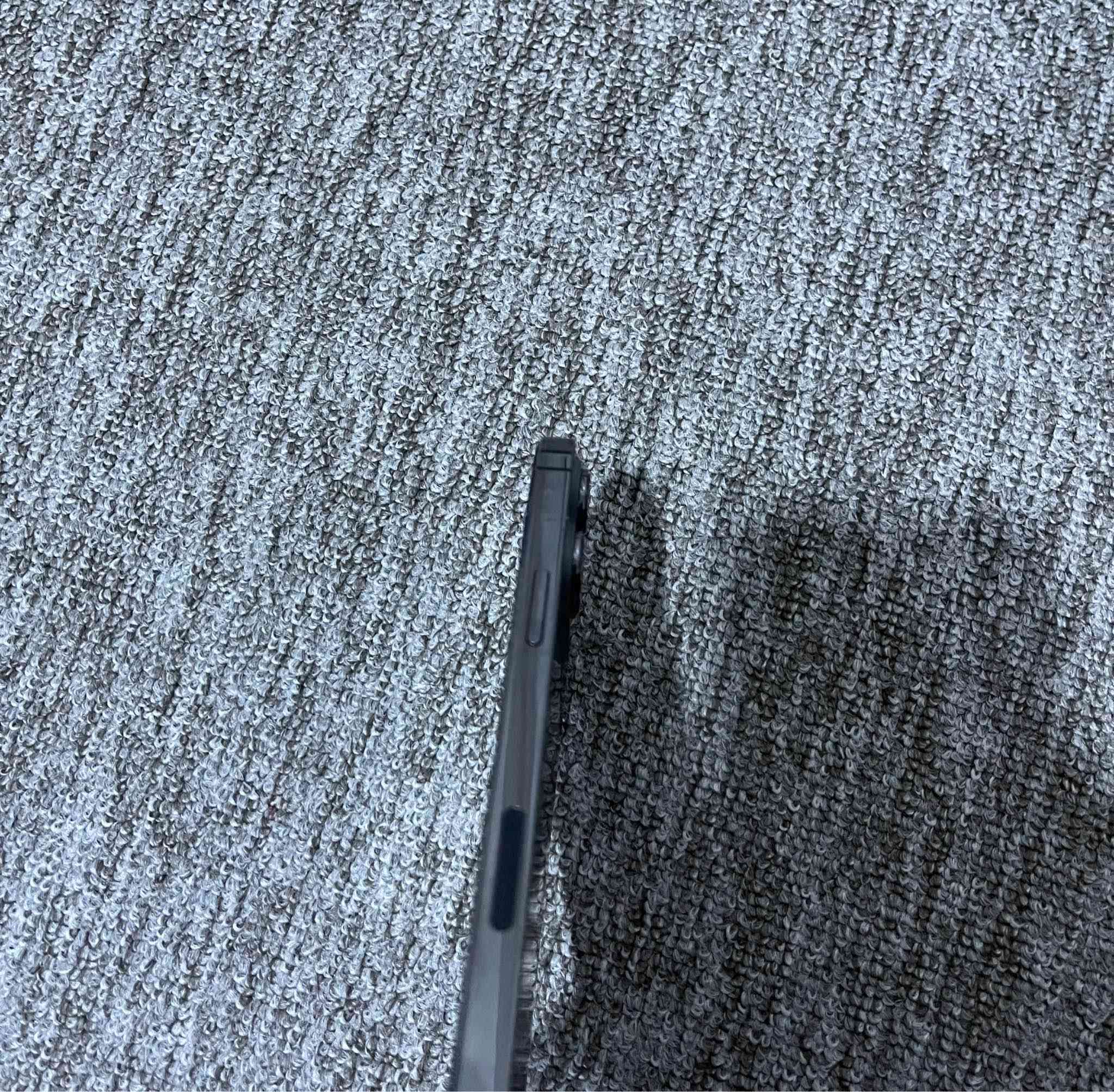 ئایفۆن ١٣ پرۆ ماکس ١٢٨ گێکا  ١ سیم  مۆبایلێکی خاوێنو بێ کێشەیە  پاتر گۆرایە لەگەل پشتی  نرخی٥٥٠ هەزارە .    *********** أربيل, العراق
