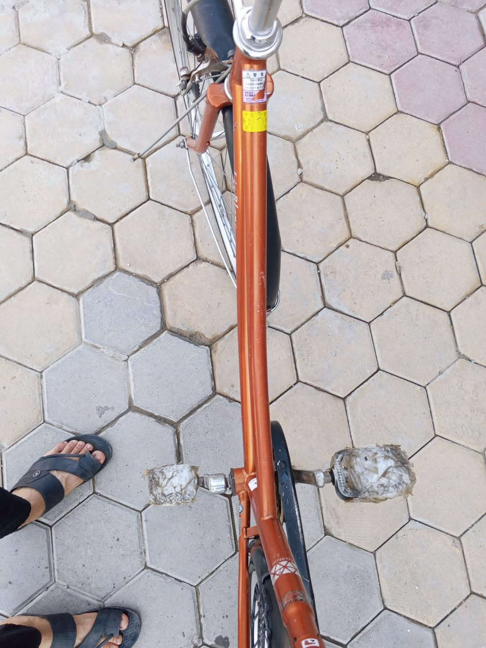 السلام عليكم بيسكل بناتي حجم 27 بدال بيسكل نضيف غراضه كامله سعر 80 وبيه مجال مكاني ناصريه مركز***********
