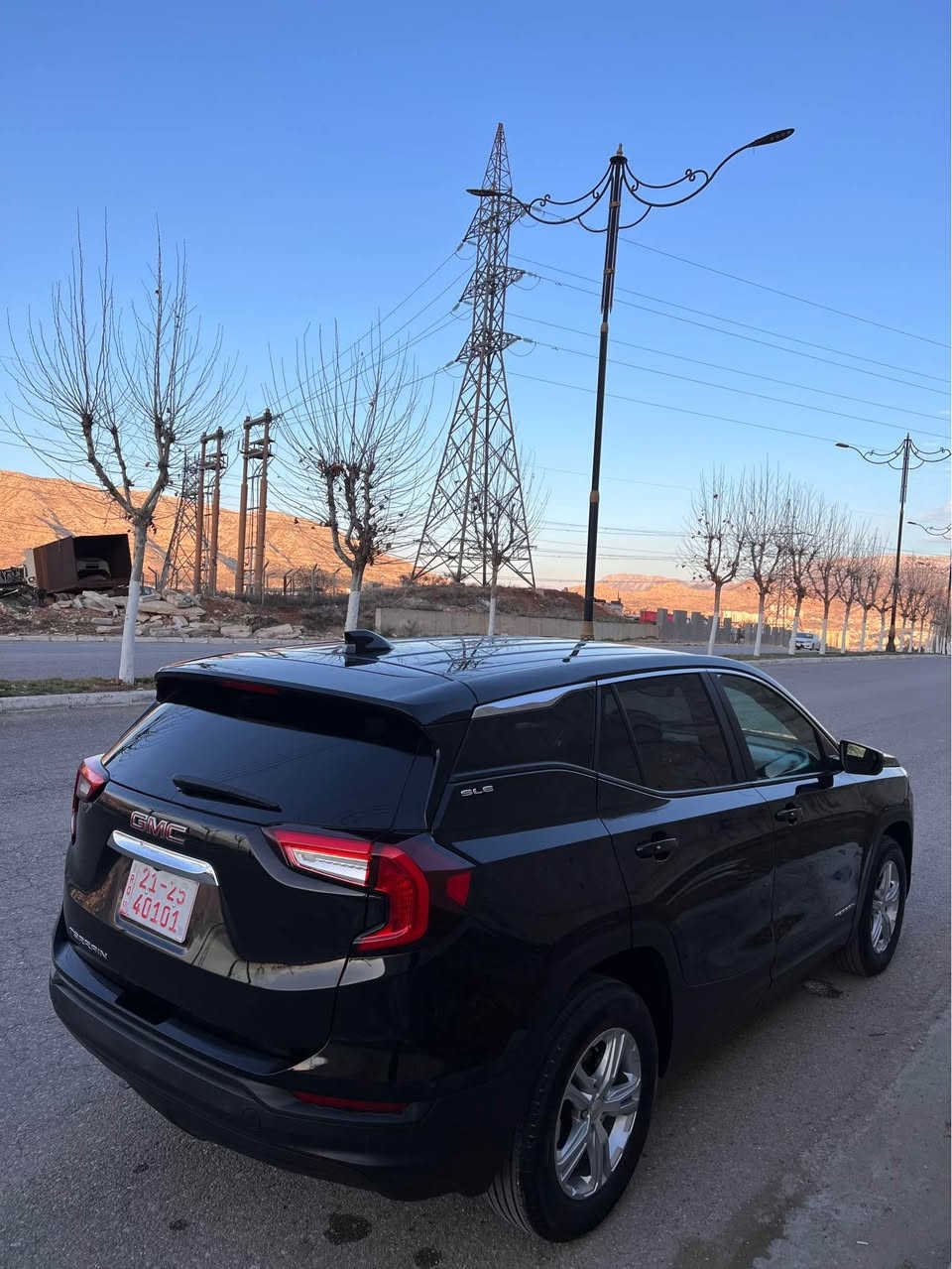 جي ام سي ( GMC ) تيران 2024 SLE 

لون السيارة اسود 

السيارة ماشية : 27 الف

السعر  : 182

بيع فقط

الضرر : بدون ضبع 

1 -اضواء امامية LED 
2- اضواء خلفية LED 
3- حساسات امامية 
4-حساسات خلفية 
5-كامرة خلفية قلابه 
6- بصمة ٤ ابواب 
7- اوتو بريك توقف ذاتي 
8- تحذير اصطدام 
9-رادار خلفي اوتو بريك 
10- رادار جانبي   
11- شاشه كبيره 
12- فول تحكم ستيرن 
13- كير دكم 
14- هاند بريك بصمه 
15-مري تعتيم ذاتي 
16- تبريد قطعتين
17- سيتم صوت جبار
18- اوامر صوتية  
19- داتا شوو   
21- بصمة تشغيل وابواب 
22 - تشغيل عن بعد 
23- نضام AWD 
24- نضام ABS مانع انزلاق
25-اوتو ستوب اطفاء المحرك في الازدحام لتقليل صرف الوقود 
26- محرك السيارة 1500 توربو  

السيارة بدون رقم تترقم شمالي دخول جديد 
  
السعر : 182

مكان السيارة دهوك

***********  كورك / واتساب دهوك, العراق
