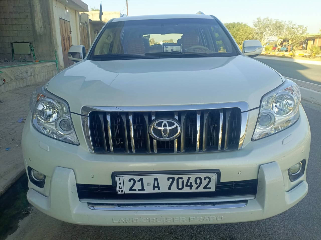 برادو 2010نص فول فول نضافه سونار مرفق بلصوره السعر 215.  رقم الهاتف ***********
