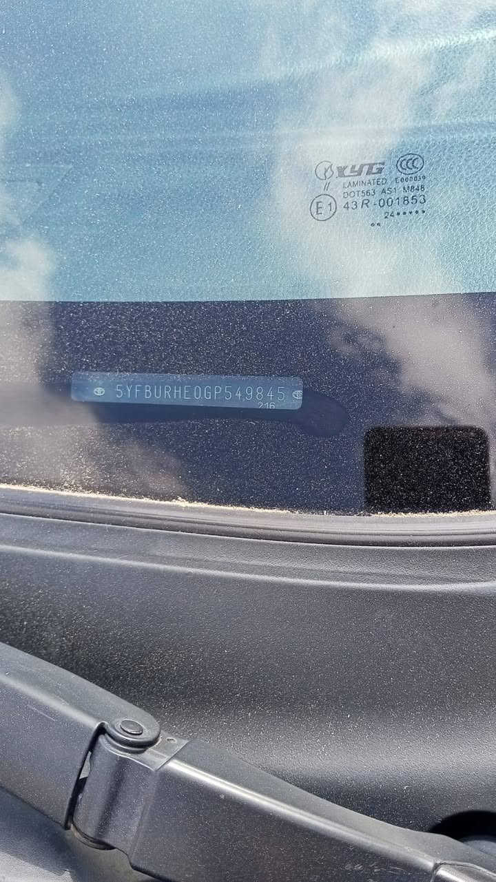 سلام عليكم اعيد النشر بسبب لوعود لكاذبه كورله موديل 16 بيها قطعه وحده بل سونار وصار بيها بل جاملغ لامامي طخه ع كد شبرين ومسمكرها وكدامكم بل صورهه
وبيها طخه بل هلال لخلفي ومسمكرها كل لبيها شي بسيط لون اسود سياره فئة S معروفه مواصفاتها ماشيه 100 الف رقم سليمانيه بسمي تحويل ثاني يوم  سونار مرفق بل منشور السعر 115 وبيها مجال لشراي ارقم لهاتف ***********  واتساب مكان بغداد الشعب سيطرة لقديمه
