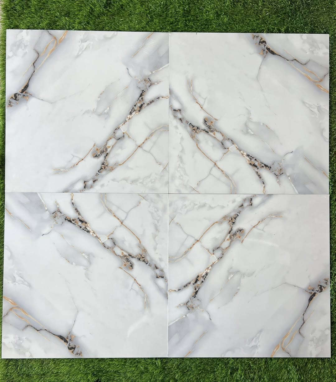 🥀اليقين للسيراميك 🥀
بورسلين سيراميك 40/40حامظي 
10/60 لاسق سيراميك 30/60 بايات درج 
كلشي متوفر 🌺 اسعار جمله 🌺
***********

🥀حي البتول قرب الجسر الفرنسي 🥀
______________________________________
